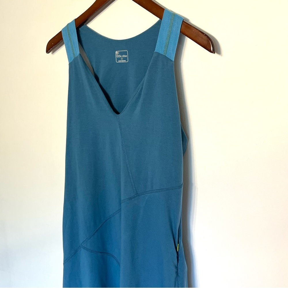 Title Nine sleeveless cinch waist dress with shelf bra, zip pockets blue medium - Picture 3 of 8